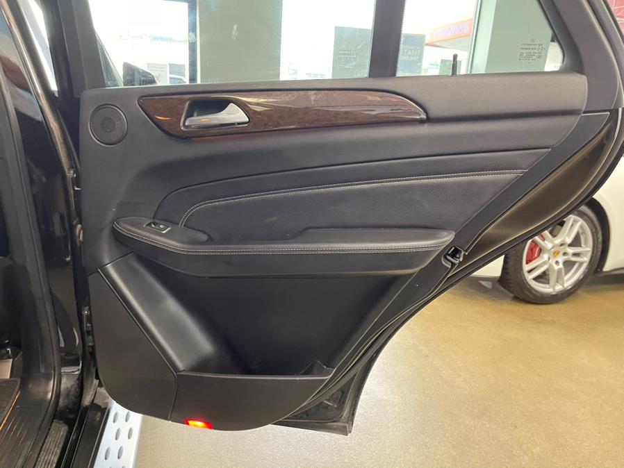Used Mercedes-Benz M-Class RWD 4dr ML 350 2013 | 5 Towns Drive. Inwood, New York Used Mercedes-Benz M-Class RWD 4dr ML 350 2013 | 5 Towns Drive. Inwood, New York