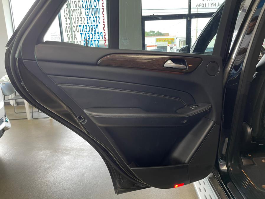 Used Mercedes-Benz M-Class RWD 4dr ML 350 2013 | 5 Towns Drive. Inwood, New York Used Mercedes-Benz M-Class RWD 4dr ML 350 2013 | 5 Towns Drive. Inwood, New York