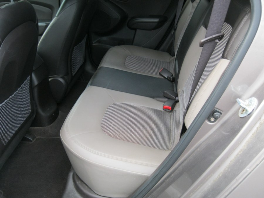 Used Hyundai Tucson AWD 4dr Auto GLS 2012 | Automotive Plus. Bristol, Connecticut Used Hyundai Tucson AWD 4dr Auto GLS 2012 | Automotive Plus. Bristol, Connecticut