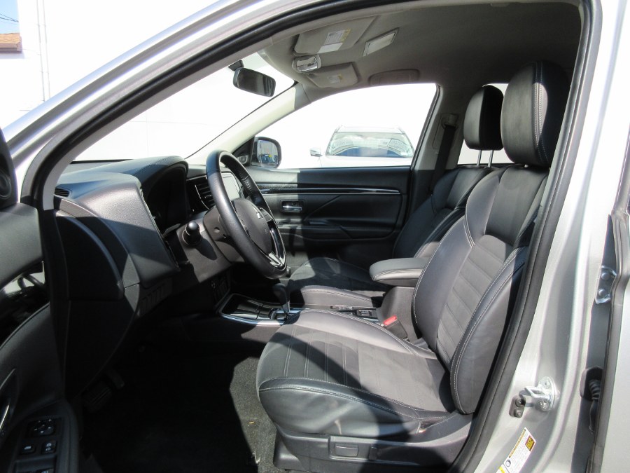 Used Mitsubishi Outlander LE FWD 2019 | Route 27 Auto Mall. Linden, New Jersey Used Mitsubishi Outlander LE FWD 2019 | Route 27 Auto Mall. Linden, New Jersey