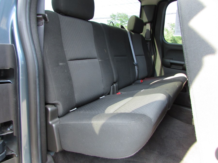2013 Chevrolet Silverado 1500 4WD Ext Cab 143.5" LT, available for sale in East Windsor, Connecticut | United Auto Sales of E Windsor, Inc. East Windsor, Connecticut 2013 Chevrolet Silverado 1500 4WD Ext Cab 143.5" LT, available for sale in East Windsor, Connecticut | United Auto Sales of E Windsor, Inc. East Windsor, Connecticut