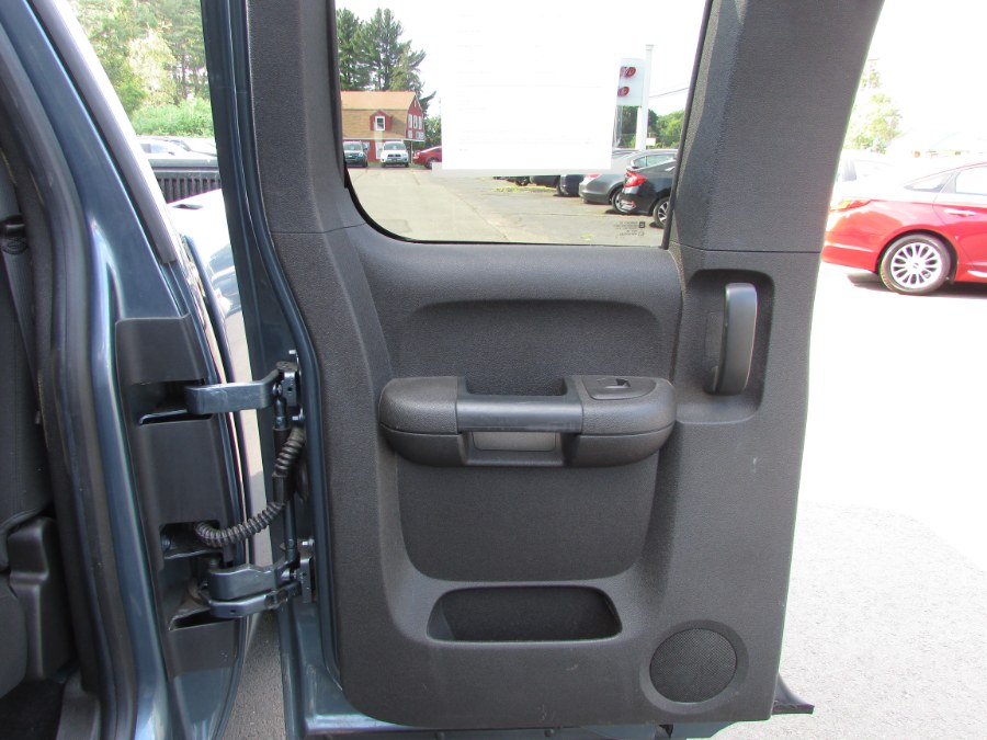 2013 Chevrolet Silverado 1500 4WD Ext Cab 143.5" LT, available for sale in East Windsor, Connecticut | United Auto Sales of E Windsor, Inc. East Windsor, Connecticut 2013 Chevrolet Silverado 1500 4WD Ext Cab 143.5" LT, available for sale in East Windsor, Connecticut | United Auto Sales of E Windsor, Inc. East Windsor, Connecticut