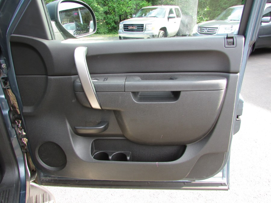 2013 Chevrolet Silverado 1500 4WD Ext Cab 143.5" LT, available for sale in East Windsor, Connecticut | United Auto Sales of E Windsor, Inc. East Windsor, Connecticut 2013 Chevrolet Silverado 1500 4WD Ext Cab 143.5" LT, available for sale in East Windsor, Connecticut | United Auto Sales of E Windsor, Inc. East Windsor, Connecticut