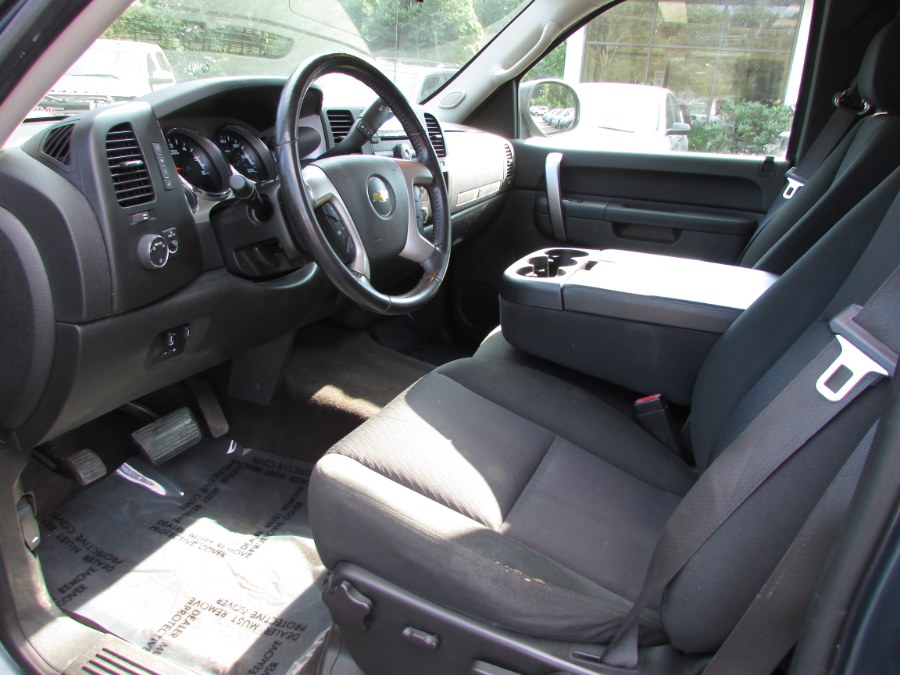 2013 Chevrolet Silverado 1500 4WD Ext Cab 143.5" LT, available for sale in East Windsor, Connecticut | United Auto Sales of E Windsor, Inc. East Windsor, Connecticut 2013 Chevrolet Silverado 1500 4WD Ext Cab 143.5" LT, available for sale in East Windsor, Connecticut | United Auto Sales of E Windsor, Inc. East Windsor, Connecticut