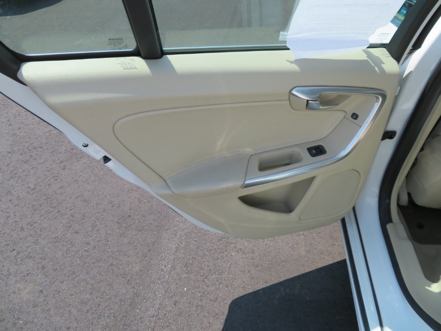 Used Volvo S60 FWD 4dr Sdn T5 w/Moonroof 2012 | Auto Match LLC. Waterbury, Connecticut Used Volvo S60 FWD 4dr Sdn T5 w/Moonroof 2012 | Auto Match LLC. Waterbury, Connecticut