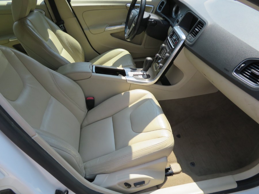 Used Volvo S60 FWD 4dr Sdn T5 w/Moonroof 2012 | Auto Match LLC. Waterbury, Connecticut Used Volvo S60 FWD 4dr Sdn T5 w/Moonroof 2012 | Auto Match LLC. Waterbury, Connecticut