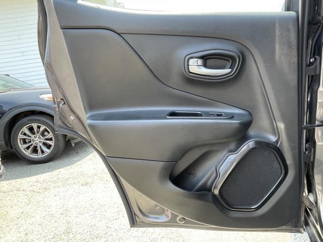 Used Jeep Renegade Altitude 2017 | Blasius Federal Road. Brookfield, Connecticut Used Jeep Renegade Altitude 2017 | Blasius Federal Road. Brookfield, Connecticut