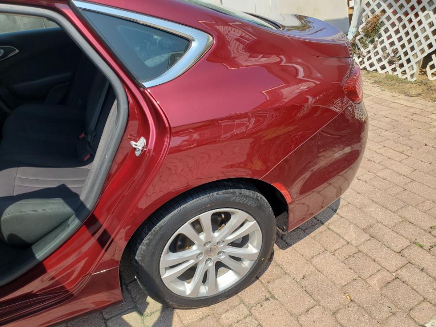 Used Chrysler 200 4dr Sdn Limited FWD 2015 | SGM Auto Sales. West Babylon, New York Used Chrysler 200 4dr Sdn Limited FWD 2015 | SGM Auto Sales. West Babylon, New York
