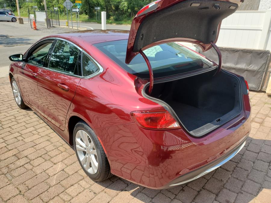 Used Chrysler 200 4dr Sdn Limited FWD 2015 | SGM Auto Sales. West Babylon, New York Used Chrysler 200 4dr Sdn Limited FWD 2015 | SGM Auto Sales. West Babylon, New York