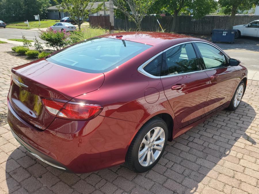Used Chrysler 200 4dr Sdn Limited FWD 2015 | SGM Auto Sales. West Babylon, New York Used Chrysler 200 4dr Sdn Limited FWD 2015 | SGM Auto Sales. West Babylon, New York