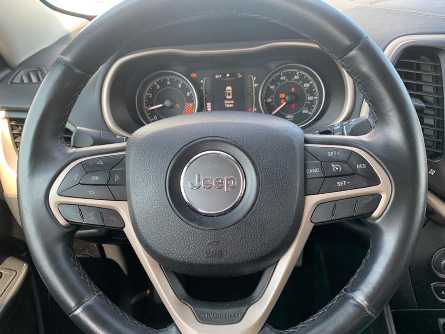 2014 Jeep Cherokee 4WD 4dr Latitude, available for sale in Milford, Connecticut | Dealertown Auto Wholesalers. Milford, Connecticut 2014 Jeep Cherokee 4WD 4dr Latitude, available for sale in Milford, Connecticut | Dealertown Auto Wholesalers. Milford, Connecticut