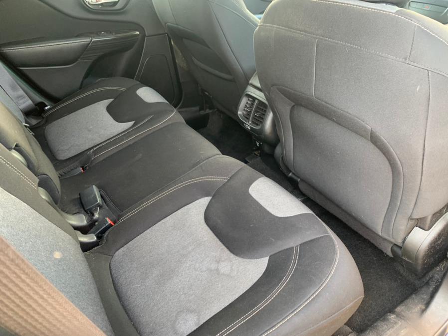 2014 Jeep Cherokee 4WD 4dr Latitude, available for sale in Milford, Connecticut | Dealertown Auto Wholesalers. Milford, Connecticut 2014 Jeep Cherokee 4WD 4dr Latitude, available for sale in Milford, Connecticut | Dealertown Auto Wholesalers. Milford, Connecticut