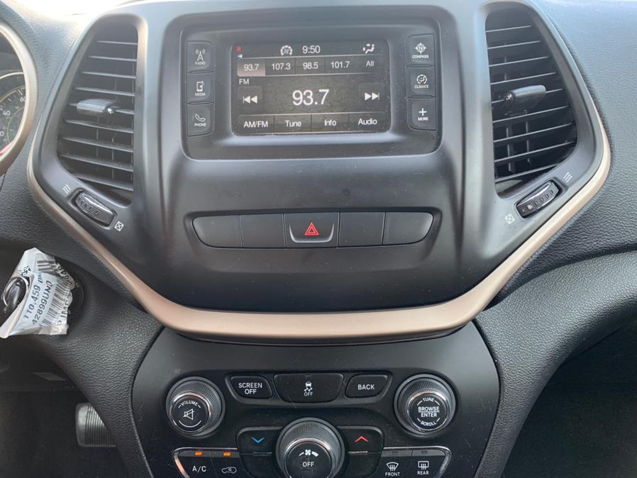 2014 Jeep Cherokee 4WD 4dr Latitude, available for sale in Milford, Connecticut | Dealertown Auto Wholesalers. Milford, Connecticut 2014 Jeep Cherokee 4WD 4dr Latitude, available for sale in Milford, Connecticut | Dealertown Auto Wholesalers. Milford, Connecticut