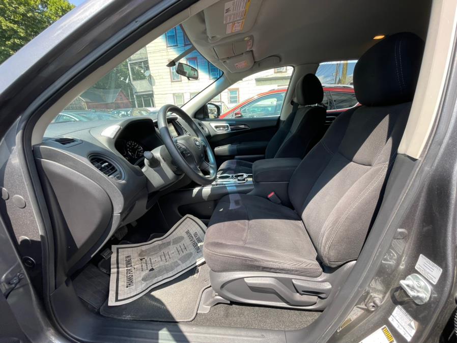 Used Nissan Pathfinder 4WD 4dr S *Ltd Avail* 2015 | Auto Match LLC. Waterbury, Connecticut Used Nissan Pathfinder 4WD 4dr S *Ltd Avail* 2015 | Auto Match LLC. Waterbury, Connecticut