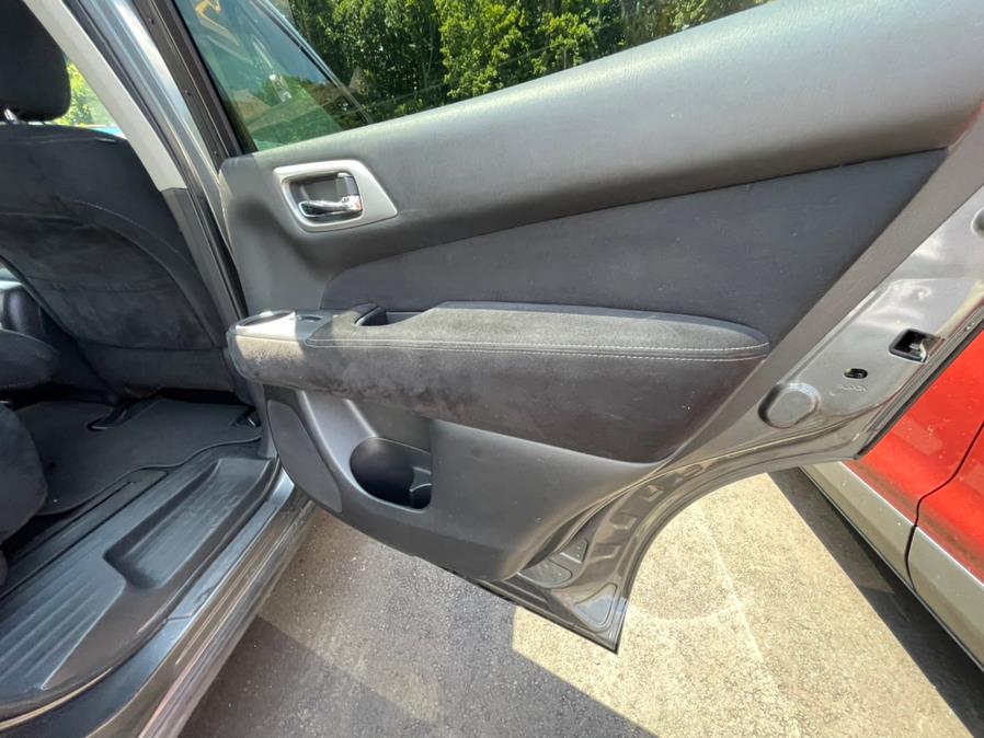 Used Nissan Pathfinder 4WD 4dr S *Ltd Avail* 2015 | Auto Match LLC. Waterbury, Connecticut Used Nissan Pathfinder 4WD 4dr S *Ltd Avail* 2015 | Auto Match LLC. Waterbury, Connecticut