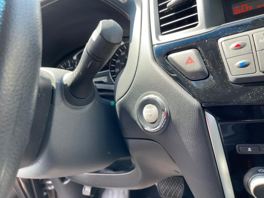 Used Nissan Pathfinder 4WD 4dr S *Ltd Avail* 2015 | Auto Match LLC. Waterbury, Connecticut Used Nissan Pathfinder 4WD 4dr S *Ltd Avail* 2015 | Auto Match LLC. Waterbury, Connecticut