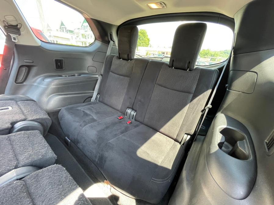 Used Nissan Pathfinder 4WD 4dr S *Ltd Avail* 2015 | Auto Match LLC. Waterbury, Connecticut Used Nissan Pathfinder 4WD 4dr S *Ltd Avail* 2015 | Auto Match LLC. Waterbury, Connecticut