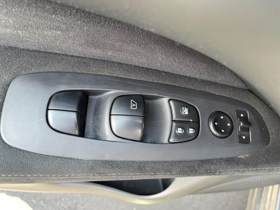 Used Nissan Pathfinder 4WD 4dr S *Ltd Avail* 2015 | Auto Match LLC. Waterbury, Connecticut Used Nissan Pathfinder 4WD 4dr S *Ltd Avail* 2015 | Auto Match LLC. Waterbury, Connecticut