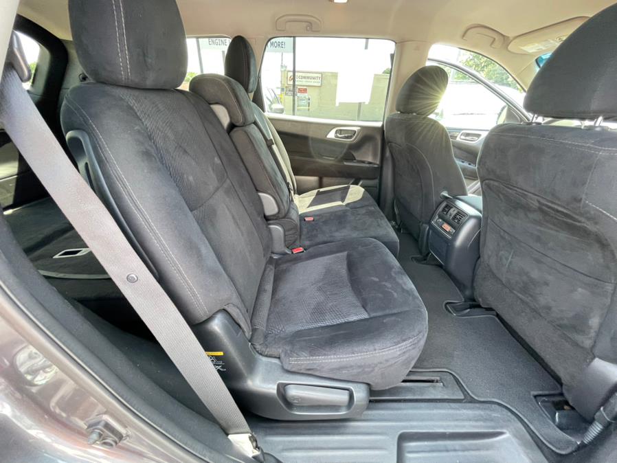 Used Nissan Pathfinder 4WD 4dr S *Ltd Avail* 2015 | Auto Match LLC. Waterbury, Connecticut Used Nissan Pathfinder 4WD 4dr S *Ltd Avail* 2015 | Auto Match LLC. Waterbury, Connecticut