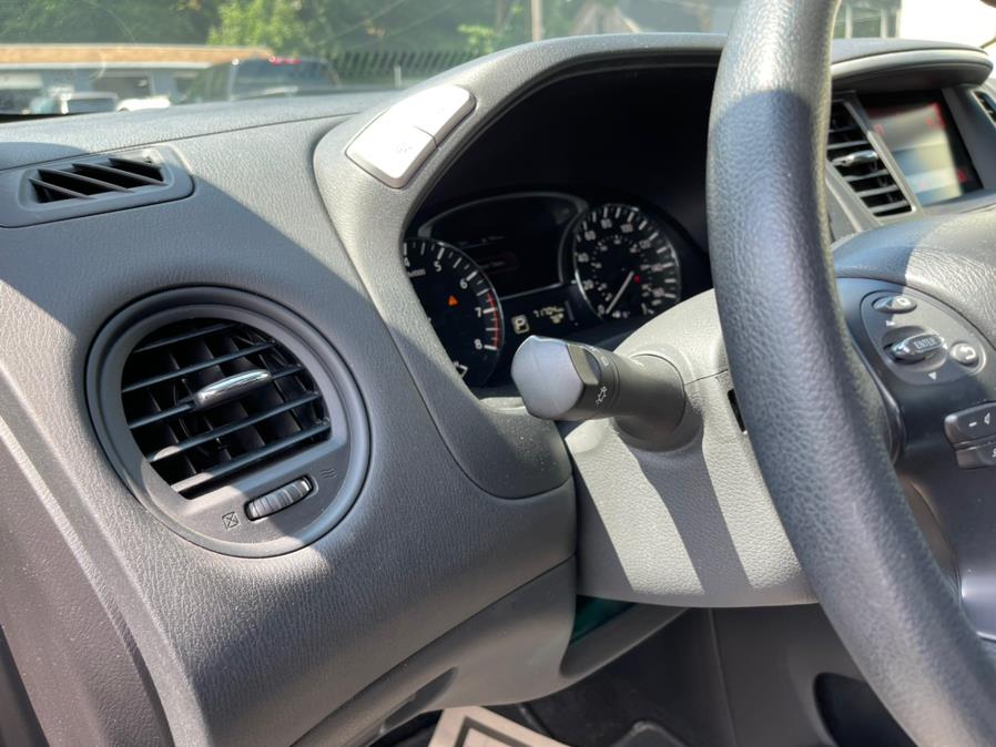 Used Nissan Pathfinder 4WD 4dr S *Ltd Avail* 2015 | Auto Match LLC. Waterbury, Connecticut Used Nissan Pathfinder 4WD 4dr S *Ltd Avail* 2015 | Auto Match LLC. Waterbury, Connecticut