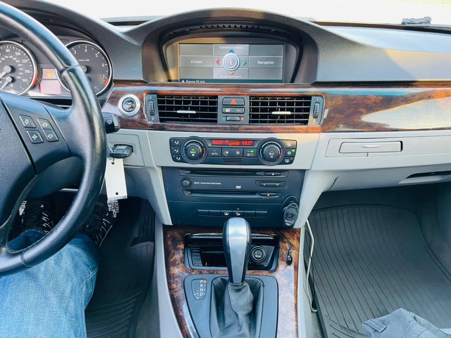 2006 BMW 3 Series 325xi 4dr Sdn AWD, available for sale in New Britain, Connecticut | Supreme Automotive. New Britain, Connecticut 2006 BMW 3 Series 325xi 4dr Sdn AWD, available for sale in New Britain, Connecticut | Supreme Automotive. New Britain, Connecticut