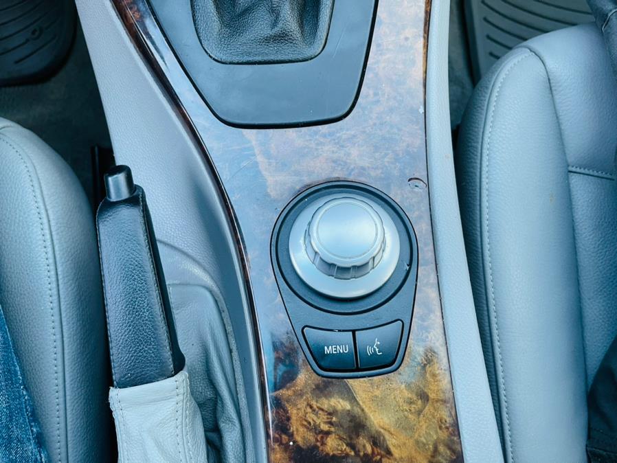 2006 BMW 3 Series 325xi 4dr Sdn AWD, available for sale in New Britain, Connecticut | Supreme Automotive. New Britain, Connecticut 2006 BMW 3 Series 325xi 4dr Sdn AWD, available for sale in New Britain, Connecticut | Supreme Automotive. New Britain, Connecticut