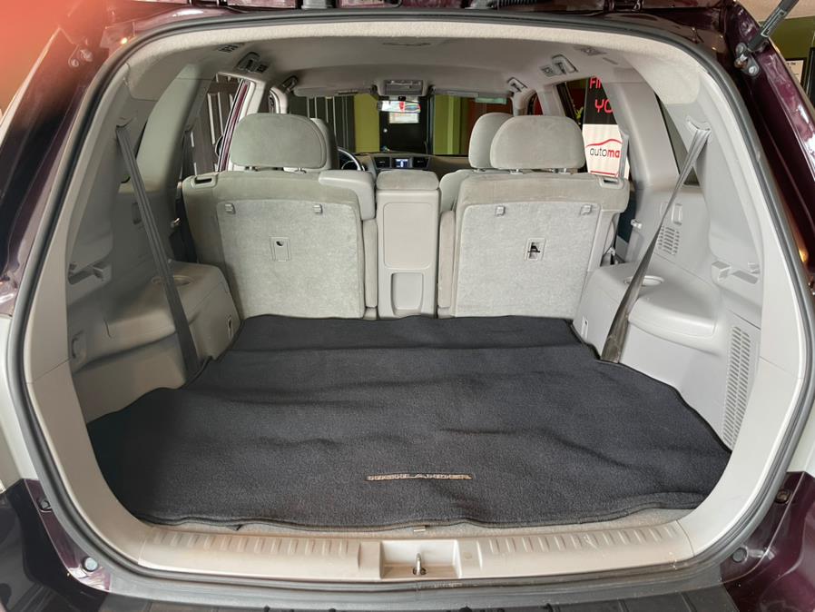 2013 Toyota Highlander 4WD 4dr V6 (Natl), available for sale in West Hartford, Connecticut | AutoMax. West Hartford, Connecticut 2013 Toyota Highlander 4WD 4dr V6 (Natl), available for sale in West Hartford, Connecticut | AutoMax. West Hartford, Connecticut