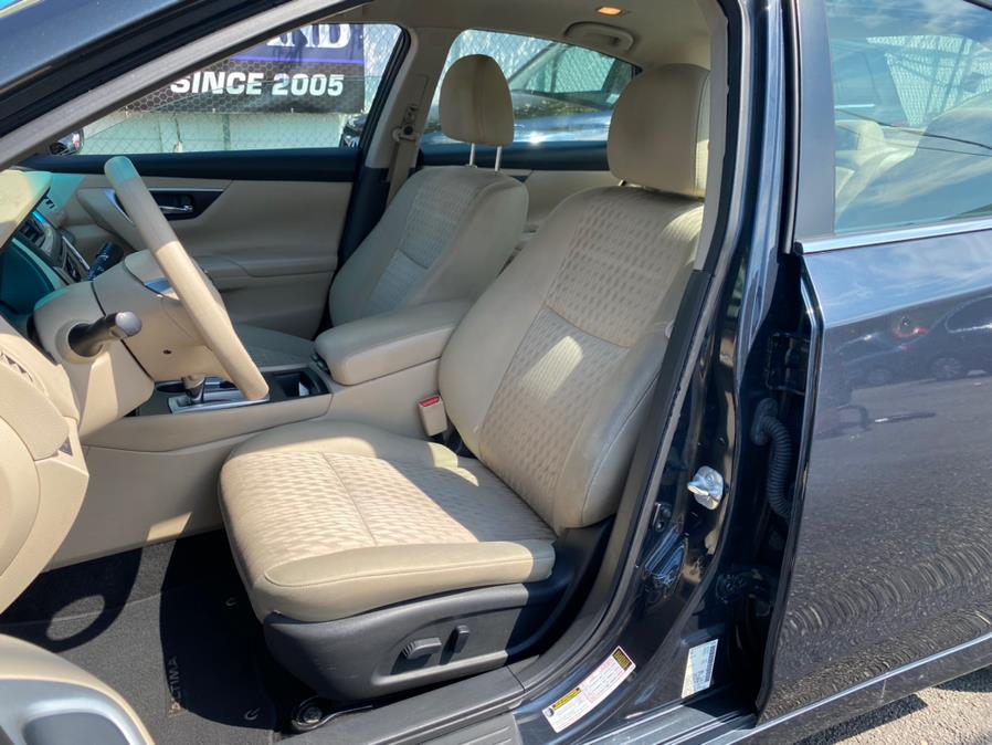 Used Nissan Altima 2.5 S Sedan 2017 | Sunrise Autoland. Jamaica, New York Used Nissan Altima 2.5 S Sedan 2017 | Sunrise Autoland. Jamaica, New York