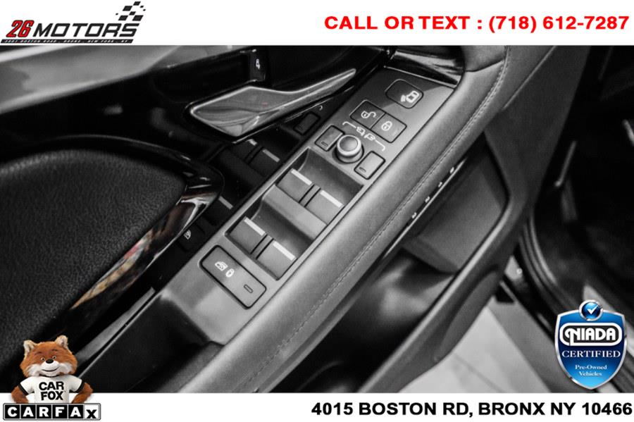 Used Land Rover Range Rover Evoque P300 R-Dynamic SE 2020 | 26 Motors Corp. Bronx, New York Used Land Rover Range Rover Evoque P300 R-Dynamic SE 2020 | 26 Motors Corp. Bronx, New York