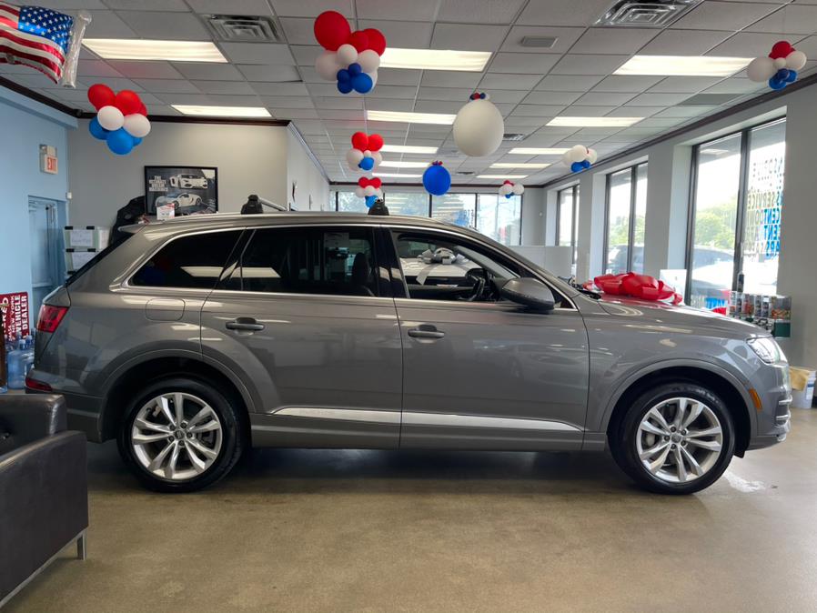 Used Audi Q7 3.0 TFSI Premium Plus 2017 | 5 Towns Drive. Inwood, New York Used Audi Q7 3.0 TFSI Premium Plus 2017 | 5 Towns Drive. Inwood, New York