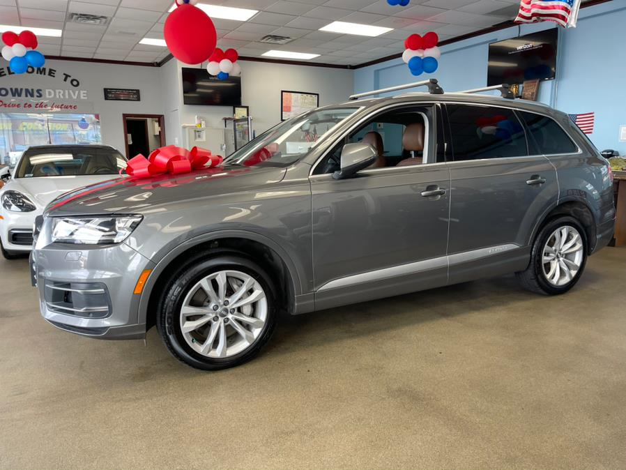 Used Audi Q7 3.0 TFSI Premium Plus 2017 | 5 Towns Drive. Inwood, New York Used Audi Q7 3.0 TFSI Premium Plus 2017 | 5 Towns Drive. Inwood, New York