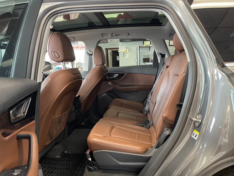 Used Audi Q7 3.0 TFSI Premium Plus 2017 | 5 Towns Drive. Inwood, New York Used Audi Q7 3.0 TFSI Premium Plus 2017 | 5 Towns Drive. Inwood, New York