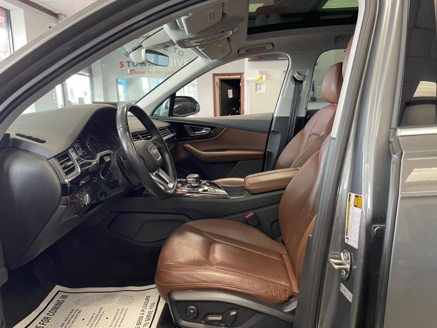 Used Audi Q7 3.0 TFSI Premium Plus 2017 | 5 Towns Drive. Inwood, New York Used Audi Q7 3.0 TFSI Premium Plus 2017 | 5 Towns Drive. Inwood, New York