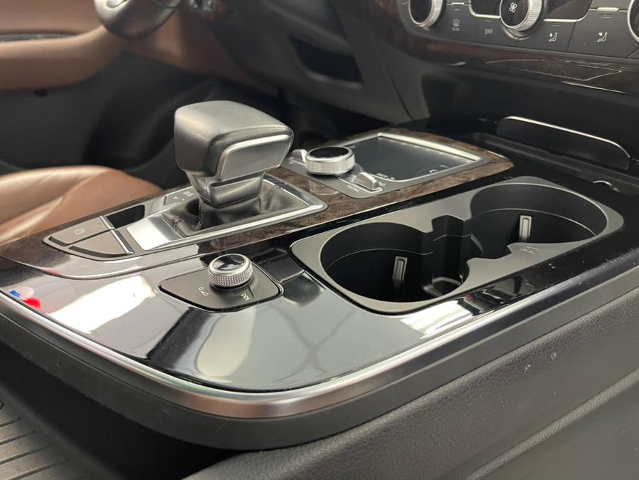 Used Audi Q7 3.0 TFSI Premium Plus 2017 | 5 Towns Drive. Inwood, New York Used Audi Q7 3.0 TFSI Premium Plus 2017 | 5 Towns Drive. Inwood, New York