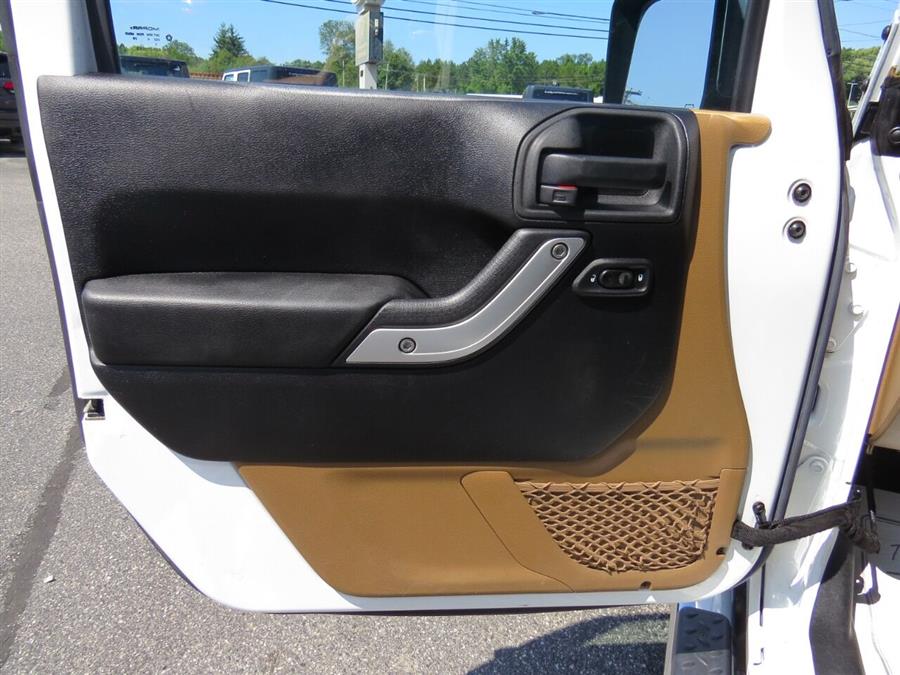 Used Jeep Wrangler Unlimited Sahara 4x4 4dr SUV 2015 | Lake City Exports Inc. Auburn, Maine Used Jeep Wrangler Unlimited Sahara 4x4 4dr SUV 2015 | Lake City Exports Inc. Auburn, Maine