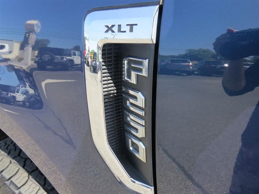 Used Ford F-250 Super Duty XLT 4x4 4dr Crew Cab 6.8 ft. SB Pickup 2017 | Lake City Exports Inc. Auburn, Maine Used Ford F-250 Super Duty XLT 4x4 4dr Crew Cab 6.8 ft. SB Pickup 2017 | Lake City Exports Inc. Auburn, Maine