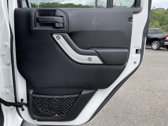 Used Jeep Wrangler Unlimited Sahara 2014 | Blasius Federal Road. Brookfield, Connecticut Used Jeep Wrangler Unlimited Sahara 2014 | Blasius Federal Road. Brookfield, Connecticut