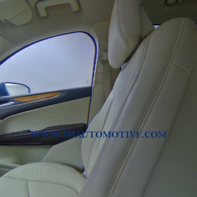 2016 Lincoln Mkc AWD 4dr Reserve, available for sale in Naugatuck, Connecticut | J&M Automotive Sls&Svc LLC. Naugatuck, Connecticut 2016 Lincoln Mkc AWD 4dr Reserve, available for sale in Naugatuck, Connecticut | J&M Automotive Sls&Svc LLC. Naugatuck, Connecticut