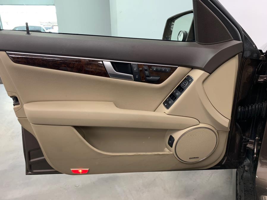 Used Mercedes-Benz C-Class 4dr Sdn C300 Sport 4MATIC 2014 | M Auto Group. Elizabeth, New Jersey Used Mercedes-Benz C-Class 4dr Sdn C300 Sport 4MATIC 2014 | M Auto Group. Elizabeth, New Jersey