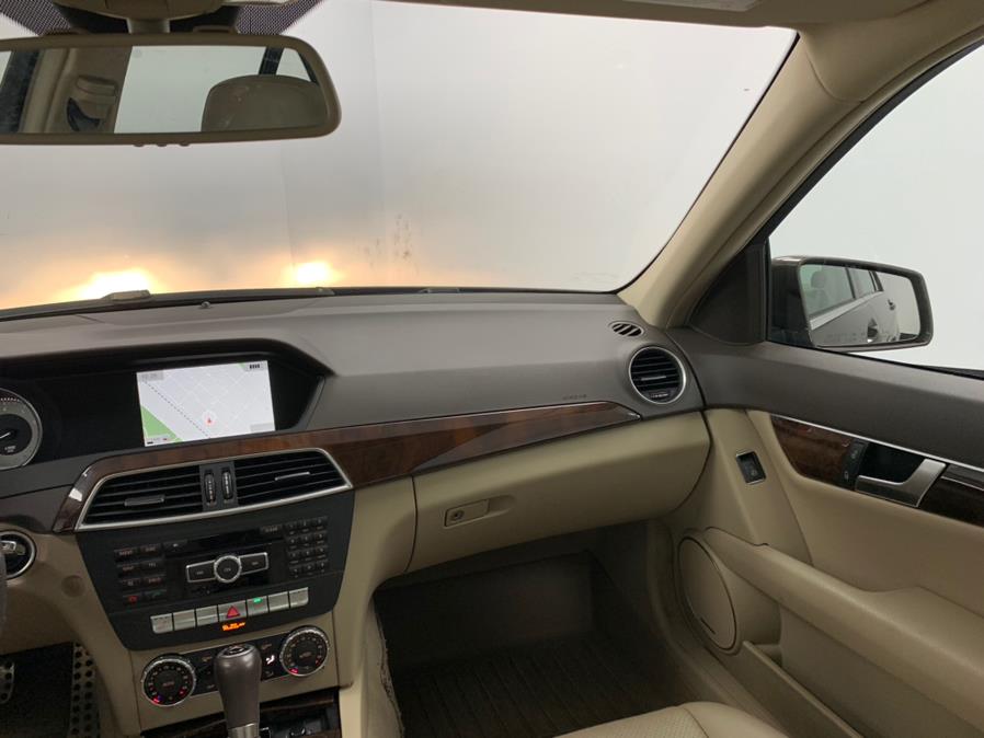 Used Mercedes-Benz C-Class 4dr Sdn C300 Sport 4MATIC 2014 | M Auto Group. Elizabeth, New Jersey Used Mercedes-Benz C-Class 4dr Sdn C300 Sport 4MATIC 2014 | M Auto Group. Elizabeth, New Jersey