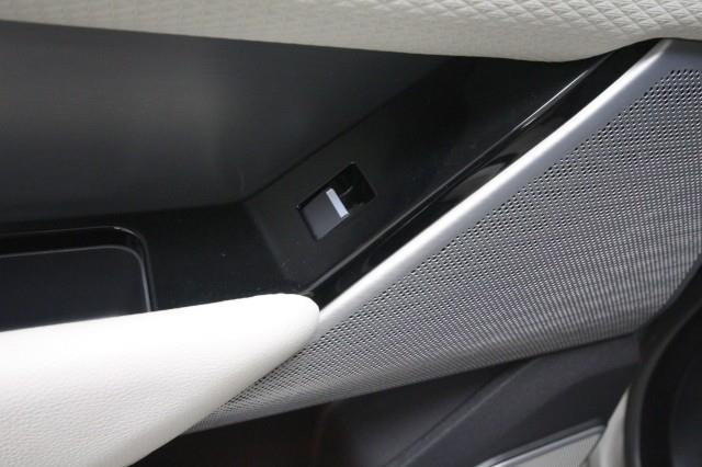 Used Land Rover Range Rover Velar R-Dynamic SE 4WD w/ Navi & rearCam 2018 | Car Revolution. Maple Shade, New Jersey Used Land Rover Range Rover Velar R-Dynamic SE 4WD w/ Navi & rearCam 2018 | Car Revolution. Maple Shade, New Jersey