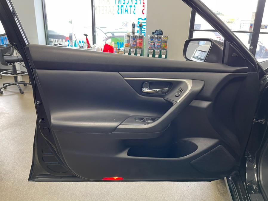 Used Nissan Altima 4dr Sdn I4 2.5 SV 2016 | 5 Towns Drive. Inwood, New York Used Nissan Altima 4dr Sdn I4 2.5 SV 2016 | 5 Towns Drive. Inwood, New York