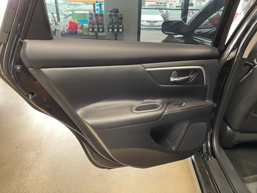Used Nissan Altima 4dr Sdn I4 2.5 SV 2016 | 5 Towns Drive. Inwood, New York Used Nissan Altima 4dr Sdn I4 2.5 SV 2016 | 5 Towns Drive. Inwood, New York