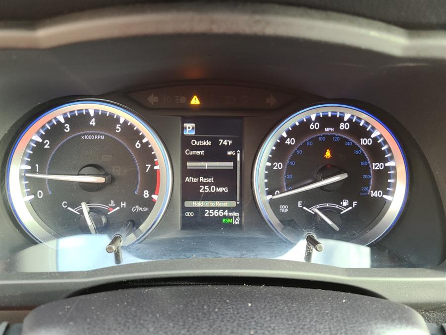 Used Toyota Highlander XLE V6 AWD 2018 | National Auto Brokers, Inc.. Waterbury, Connecticut Used Toyota Highlander XLE V6 AWD 2018 | National Auto Brokers, Inc.. Waterbury, Connecticut