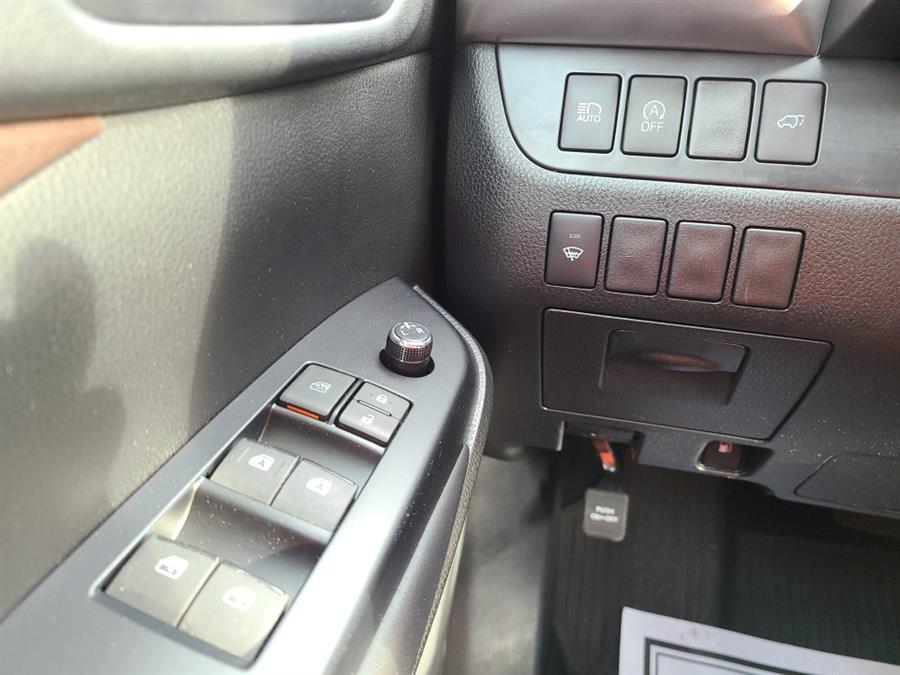 Used Toyota Highlander XLE V6 AWD 2018 | National Auto Brokers, Inc.. Waterbury, Connecticut Used Toyota Highlander XLE V6 AWD 2018 | National Auto Brokers, Inc.. Waterbury, Connecticut