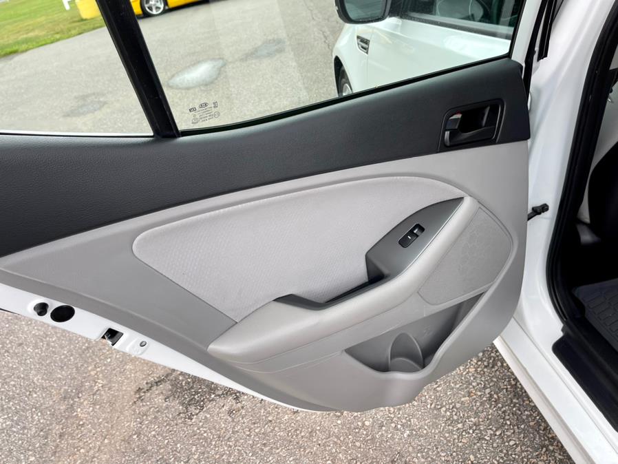 Used Kia Optima 4dr Sdn LX 2015 | Mike And Tony Auto Sales, Inc. South Windsor, Connecticut Used Kia Optima 4dr Sdn LX 2015 | Mike And Tony Auto Sales, Inc. South Windsor, Connecticut