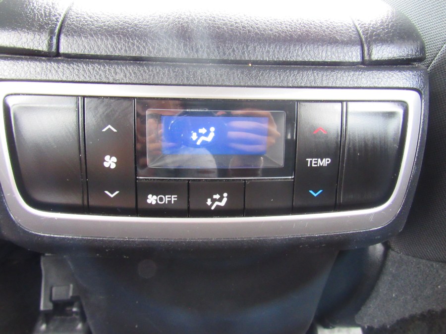 Used Toyota Highlander LE Plus V6 AWD (Natl) 2019 | NJ Used Cars Center. Irvington, New Jersey Used Toyota Highlander LE Plus V6 AWD (Natl) 2019 | NJ Used Cars Center. Irvington, New Jersey