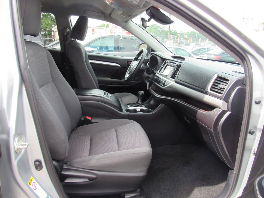 Used Toyota Highlander LE Plus V6 AWD (Natl) 2019 | NJ Used Cars Center. Irvington, New Jersey Used Toyota Highlander LE Plus V6 AWD (Natl) 2019 | NJ Used Cars Center. Irvington, New Jersey