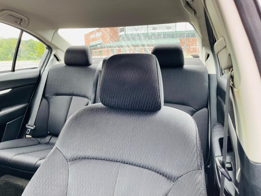 Used Subaru Legacy 4dr Sdn H4 Auto 2.5i Premium 2012 | Supreme Automotive. New Britain, Connecticut Used Subaru Legacy 4dr Sdn H4 Auto 2.5i Premium 2012 | Supreme Automotive. New Britain, Connecticut