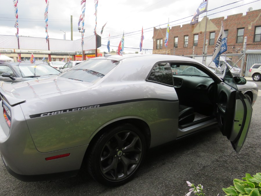 Used Dodge Challenger SXT PLUS 2018 | Road Masters II INC. Middle Village, New York Used Dodge Challenger SXT PLUS 2018 | Road Masters II INC. Middle Village, New York